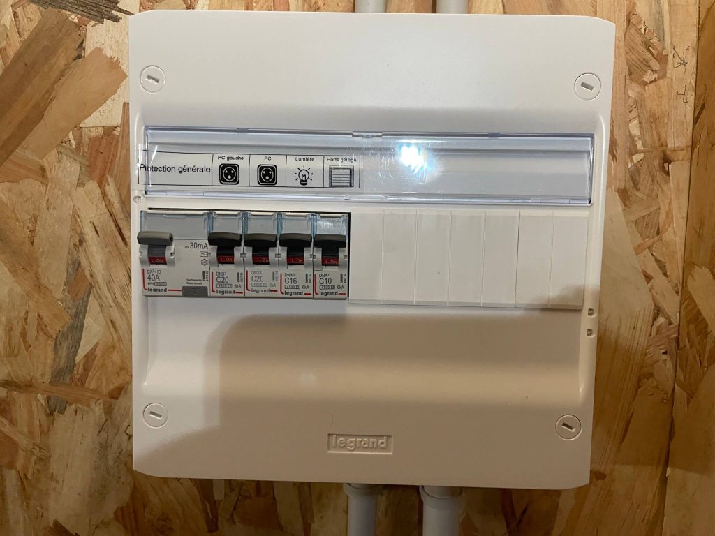 Enveloppe de tableau électrique